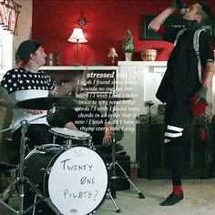 Stressed Out рингтон скачать бесплатно