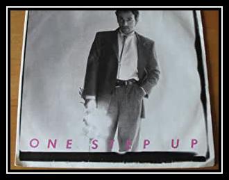One Step Up Ringtone Ladda ner gratis