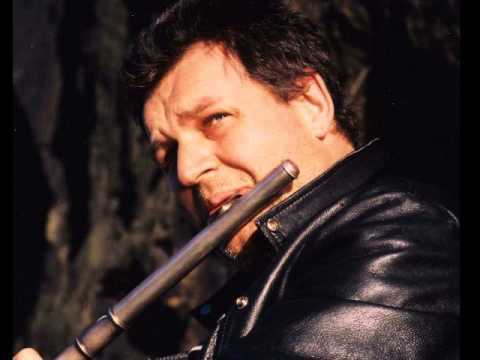 Escape From East Berlin آهنگ زنگ دانلود رایگان